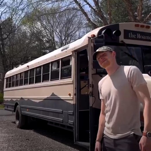 185K views · 805 reactions | This DIYer spent $10k renovating an old school bus into a home  Check out more trending stories on ITK: https://bit.ly/39pSMAR | In The Know | Facebook
