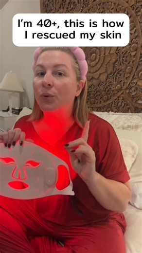 ✨ What makes the INIA GLOW Wireless LED-Therapy Facial Mask truly effective and easy to use every day? @theinia_official ✔️ 850nm NIR Technology – the only wavelength proven to reach the deepest skin layers and boost collagen renewal. ✔️ 4 Light Modes, 4 Results – Red (firm & smooth), Blue (acne control), Yellow (brightening), Purple (dual-action). ✔️ 100% Wireless Design – with 2 magnetic batteries so you can glow while reading, relaxing, or scrolling. 💡 A mask that’s powerful and practical—so