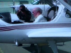 California man, 95, sets world record as oldest active pilot