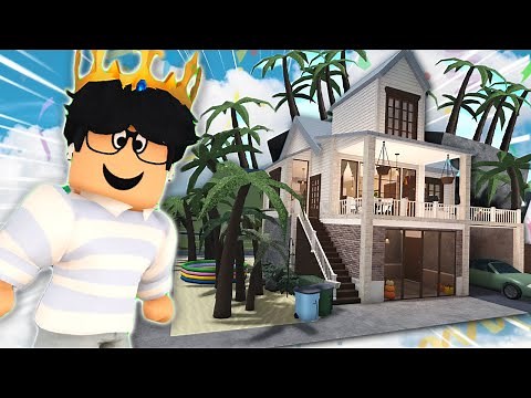 building a BLOXBURG SUMMER HOUSE IN MY NEW BEACH TOWN BOARDWALK...