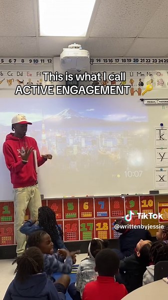 Check out how we warmup for a math lesson before diving all the way in🔢📏 Engagement is the most important aspect to kindergarten teaching💫 Sometimes you gotta improvise to keep a room full of 5 year olds paying attention🤣✨ #fyp #foryou #viralvideo #teachersoftiktok #viral