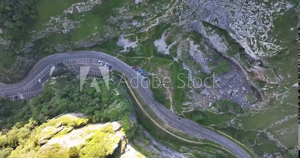 Discover the breathtaking beauty of Cheddar Gorge in Somerset! Marvel at towering limestone cliffs, explore hidden caves, and immerse yourself in nature's splendor.