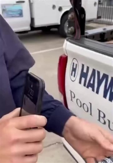 So basically… the internet is a light show in a glass tunnel 🌟💡 Electricity? Too slow, too messy. Fiber-optics? Light bounces, data dances, cities, continents, oceans connect like magic. 🌍🚀 Every video you stream, every chat you send, every cloud file you grab — light did the heavy lifting. No wires pushing electrons — just precision, reflection, and speed. Question be… 👉 next time your Wi-Fi lag, you go blame the electrons or the light? 😏 #Technology #Internet #Engineering #Infrastructure