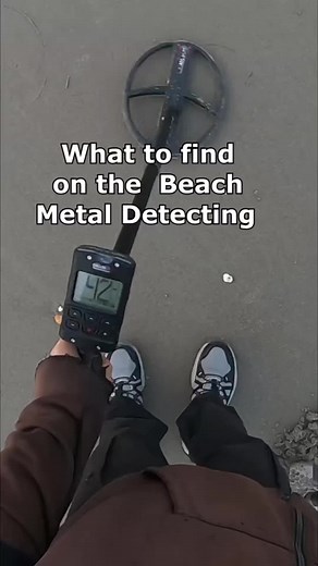 Out on the beach metal detecting to find what to find that people have lost when I was searching for lost treasure #metaldetecting #beach #fyp #onthisday