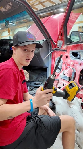 3.4M views · 79K reactions |  Stuck Window 臘‍♂️ #fixit #ranger #OReillyPowered #dorman #ad | Speed Bump Garage | Facebook