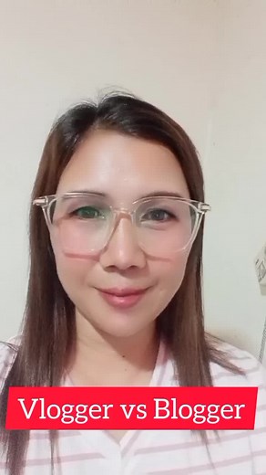 Difference Between Vlogger and Blogger Explained