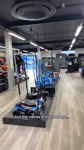 You know you want to😏😏 #sgsengineering #garage #toolchest | SGS Engineering