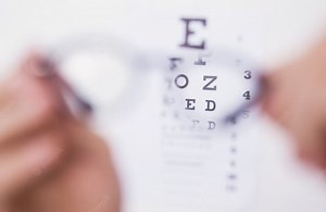 Low Vision : Penyebab, Gejala & Pengobatan