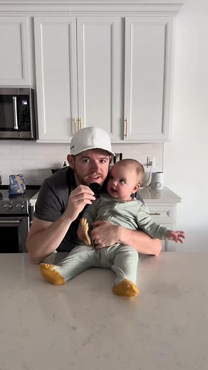 Last night was ROUGH! Teething issues have crept into Norah’s sleep… or hopefully it’s not a regression 😅 Let me know if teething has created sleeping problems for your baby! #parentlife #teethingbaby #dadlife #babylife #parenting #girldad #newparents #teething #dadsoftiktok #baby #newdad #morning #parentsoftiktok #fyp #foryoupage #babygirl #babiesoftiktok #sleepregression #morningroutine #babyroutine | Christian Toth