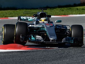 Vettel a disgrace - Hamilton