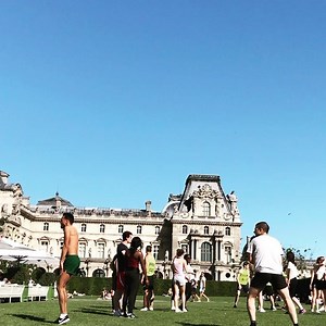 Magnus Scheving on Instagram: "To move is inspirational and art of our bodies .... loving this moment of louvre and people creating moments #dynastic #paris #louvre"