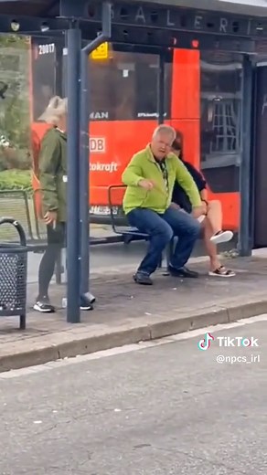 Female npc's pathing gets glitched #npcsarereal #npc