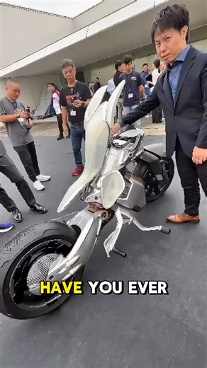 This Yamaha Concept Bike Moves Like It’s Alive — The MOTOROiD2 Revolution Follow Benny Saputroo Imagine a motorcycle that doesn’t just carry you—it partners with you. Meet the Yamaha MOTOROiD2: a concept machine packed with futuristic tech and a bold new vision for riding. 🔧 Key specs & features: Equipped with Yamaha’s exclusive AMCES (Active Mass Center Control System) self-balancing technology; the bike can stay upright on its own even when stationary. Uses AI-based image recognition and gest