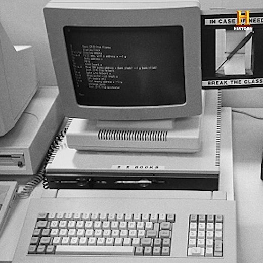 Do you remember a time before the internet? #OnThisDay in 1969, ARPANET delivered its first message: a “node-to-node” communication from one computer to another. The message—“LOGIN”— was short and simple, but it crashed the young network anyway. The Stanford computer only received the note’s first two letters: LO Here is the #history of the #Internet. 📸 Getty Images | HISTORY