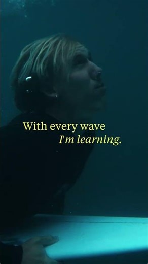 Surfing and studying at Bond University | Sammy Lowe