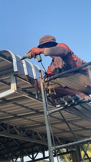Construction of galvanized roof , Work techniques and skills in roof welding ​#Amazing #constructioncity #concrete #brickwall #constructionlife #construction #welding #technology #Innovative #Trick #steel #blacksmith #shorts #reels #workout​ #plastering #Diy #howtogrout #constructionwork #crafts #HomeBuilder #tips #art #carpenter #design #diycrafts #diyprojects #How #diy #reelsvideo | Creative Handmades Ideas Diy