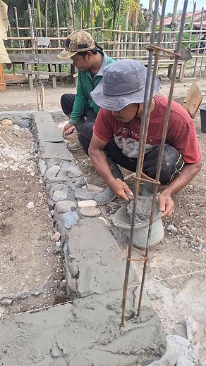 the correct way to level the foundation mixture. | building mastero