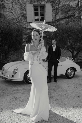 A Bordeaux wedding on the French Riviera ☀️🌴 #frenchriviera #weddingtok #weddinginspo #brideandgroom #shooting Wedding Planner & Designer : @bellavita_julia Lieu : @domainedecanaille Photographe : @naekovi.studio Vidéaste : @hpe_wedding_film Traiteur : @ybridefoodevent Design floral / Scénographie : @_ateliernu Décoration : @velvetrendezvous Décoration : @jolibazaar Robe de mariée : @manongontero.robedemariee Maquilleuse : @line_beauty_makeup_institut_ Coiffeuse : @amandinebhair.makeup Costume 