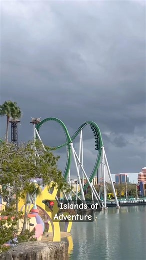 Stormy skys over hulk 🎢 #universalstudios #islandsofadventure #themepark