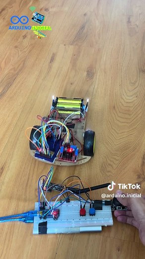 NRF24L01 prototipo Carrinho Farol e Buzina, Conexão Wireless #arduinoparainiciantes #arduino #nrf24l01 #buzzer