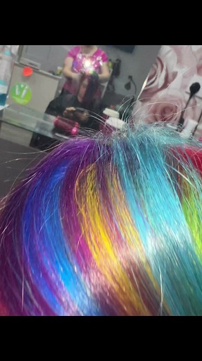 Could run my fingers through this hair all day long 🌈 | Candy Locks
