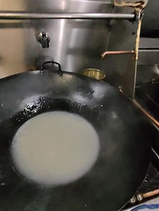 How to make cornstarch slurry for sauce? 🥣 #cooking #sauce #cornstarch | Szechuan Express Asian Noodle Shop