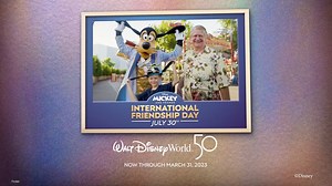 Happy #InternationalFriendshipDay from Bill Farmer and Goofy! Take a look at how he’s celebrating today during #DisneyWorld50. #MickeyFriendsStayTrue | Disney