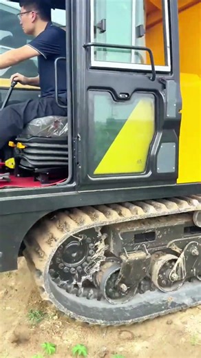 INSIDE the Factory: How HEAVY-DUTY Rubber Tracks are Made 🔁