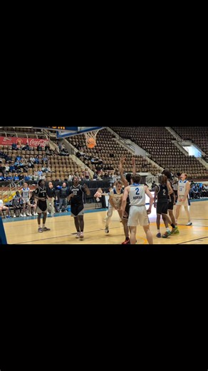 Big bucket by Christian Terry, and he also makes the free throw to give Chambers Academy a 31-26 lead with 1:17 left in the third quarter. | Beetvsports