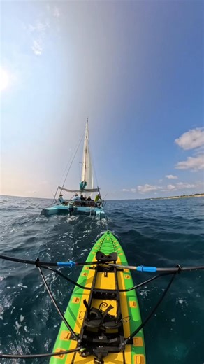 5.2K views · 42 reactions | Why row from shore when you can launch straight off a boat? The Oar Board crew often takes to the water this way. If the deck’s too crowded to set the board down, no problem, towing it is a totally doable, fun option! ⛵ | Oar Board SUP Fit On Top Rower | Facebook