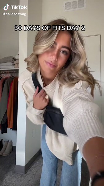 top @greybandit (code ‘halle’) / jeans h&m in my LTK & obviously my pink converse