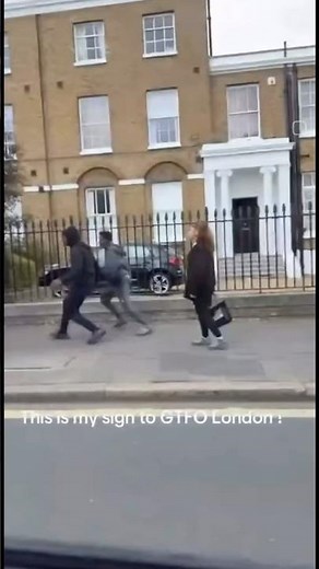 Sign to #gtfo of #london #scol⚖️ 🏴󠁧󠁢󠁥󠁮󠁧󠁿🇬🇧😳🤢🤮