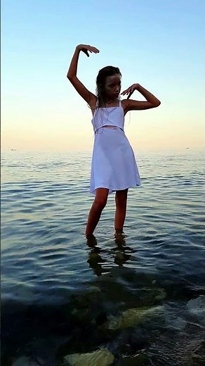 Child model photo shoot at sea. young model #kidsmodelshow #photoshoot