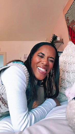 Valensiya Dancing for Chris Brown