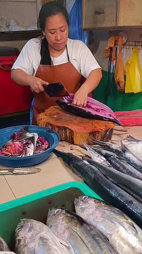 30K views · 246 reactions | #fishvendor #yellowfintuna #balu #philippines | ManoyTv PH | Facebook