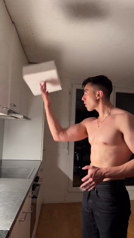 Cedrik Lorenzen | Here to make your dreams come true. #vanillacream#doughnut#cremebrulee Crème brûlée doughnuts filled with vanilla white chocolate spread.... | Instagram