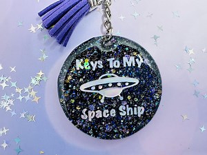UFO Keychain, Glitter Keychain, Sparkly Gifts for Her, Resin Keychain, Keyring With Tassel, Alien Gifts for Her - Etsy Canada