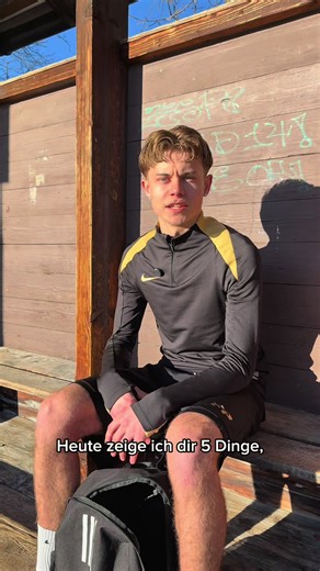 Was darf bei dir niemals fehlen?👀 #INTERSPORT #TheHeartOfSport #fussball #baller #essentials