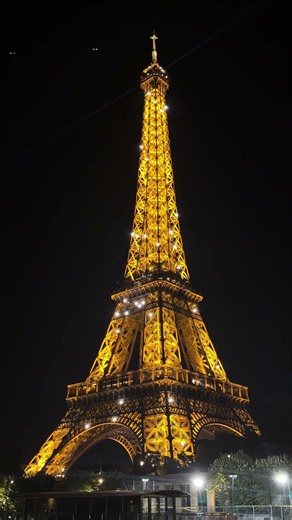 Eiffel Tower night show - #eiffeltower #lightshow #paris #pariscity