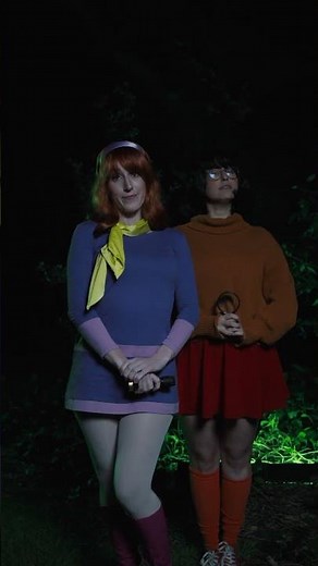The mystery machine is a safe space 🧡💜 #mysteryincorporated #cosplay #scoobydoo #mystery #scooby