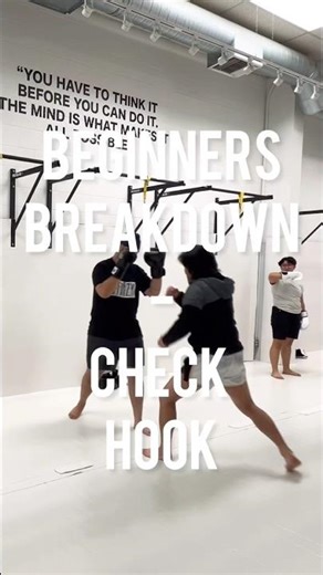 Beginners breakdown working on a very basic “check hook” #coach #muaythai #beginners #basics #hooks