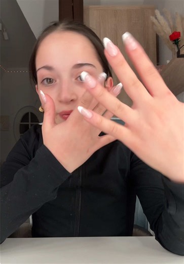 Nagel Tutorial mit Kiss Nagelkleber und günstigen Nägeln