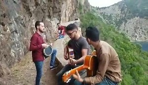 "Ayghar nek idem ay nenough"Une belle chanson de Dahmani Belaid interpreter par ses jeunes talentueux aux cap carbon de Bougie ❤️❤️❤️❤️❤️ | Chaabi