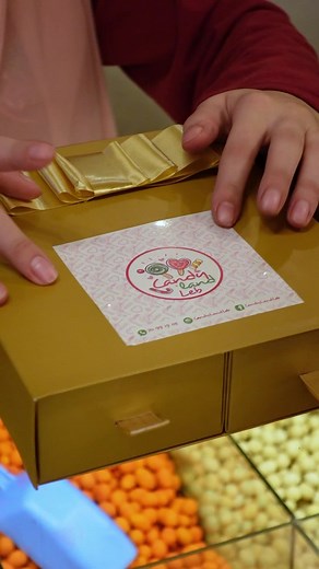 Elegance in a box ✨ The combination of Belgian chocolates and the yummiest nuts just to satisfy your cravings Order Now ✅️ Fast Delivery 🇱🇧 🍭IG : CANDY LAND LEB 🍭WP: 70991503 We Are Always Ready to Serve You with Exceptional Customer Service EXCEEDING Your Expectations and Delicious Candy😍🍭 Fast Delivery And Exceptional Treatment❤️ Order Your's Now #viral #trend #bouquet #lebanon #candies #asmr #sound #ASMR #giftideas #beirutdelivery #beqaa #purple #chocolategift #birthdaygift #graduationg