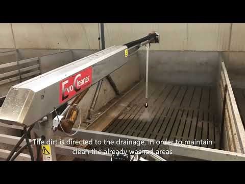 Envirologic - EVO Cleaner - pig barns cleaning robot