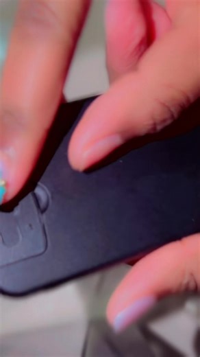 Air 17 Pro en couleur jaune abricot