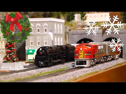 Christmas Themed LIONEL TRAIN RUN! Tree Layout & More!! 12/20/20