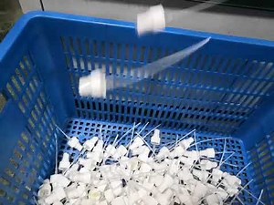 24-410 Fine Mist Spayer Atomizer Dip Tube Cut Inserting Assembly Machine with 100ppm Output