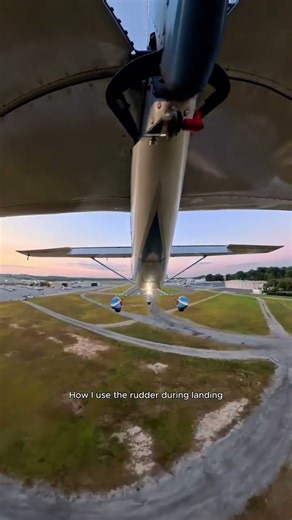 How I use the rudder during landing 🛬 #aviation #pilot #flying