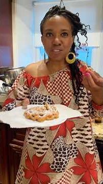 Easy Funnel cake recipe! Pancake mix, water, vegetable oil, sugar, vanilla extract #recipes #cake